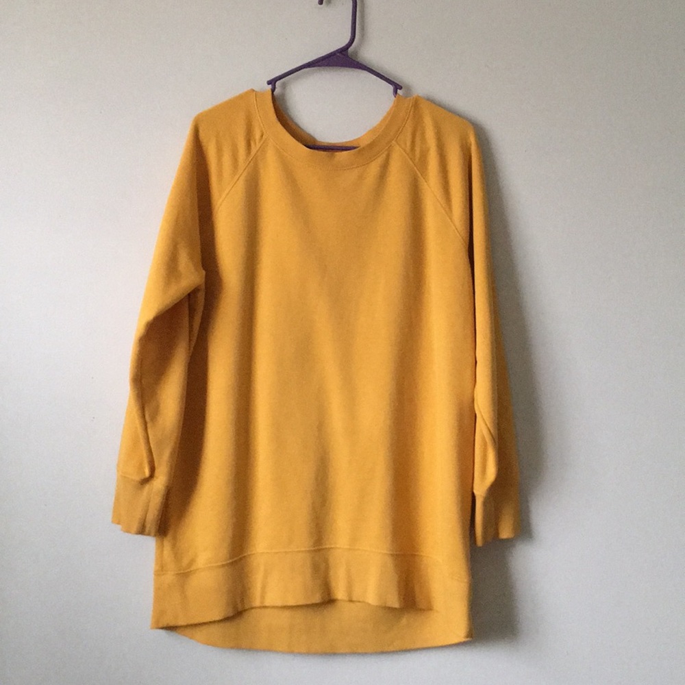 Yellow tunic/oversized sweater.